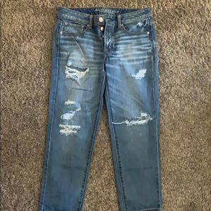 American Eagle distressed jean